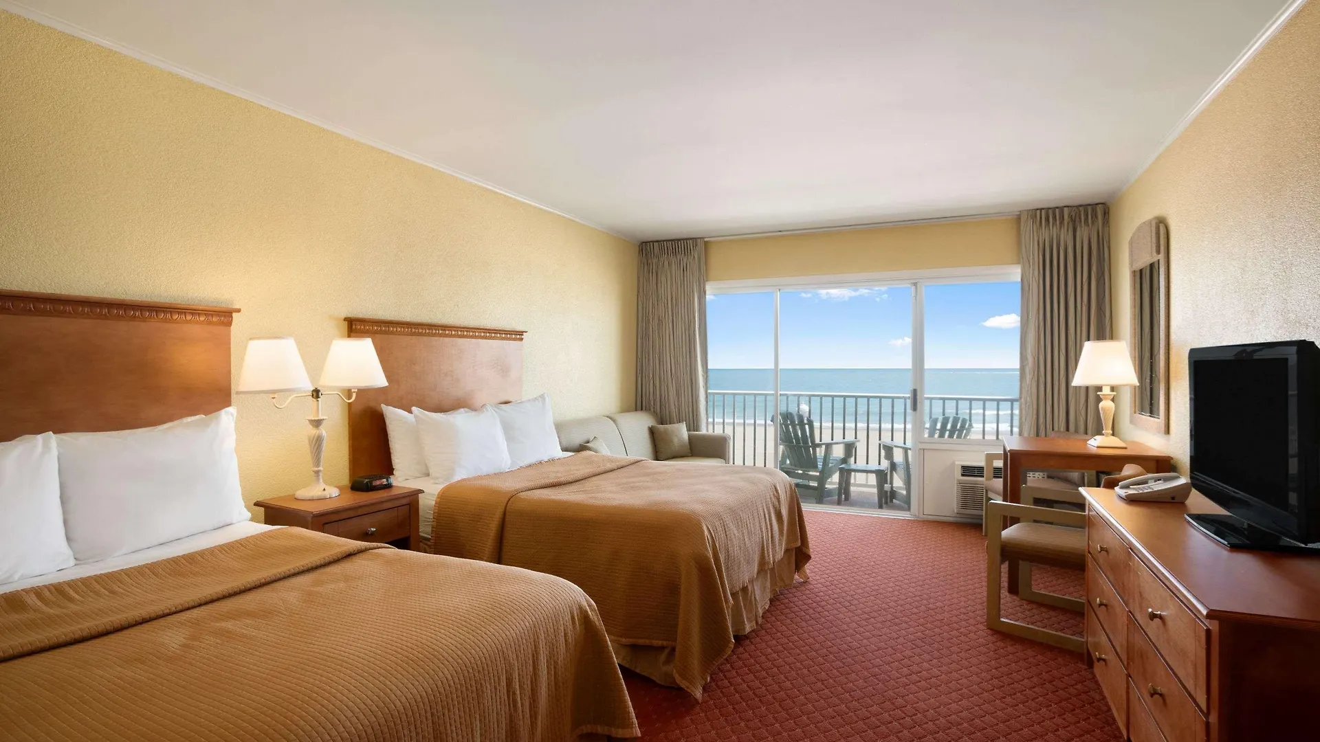 Howard Johnson By Wyndham Ocean Oceanfront Hotel