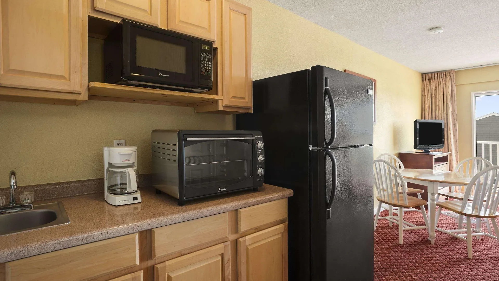 Howard Johnson By Wyndham Ocean Oceanfront