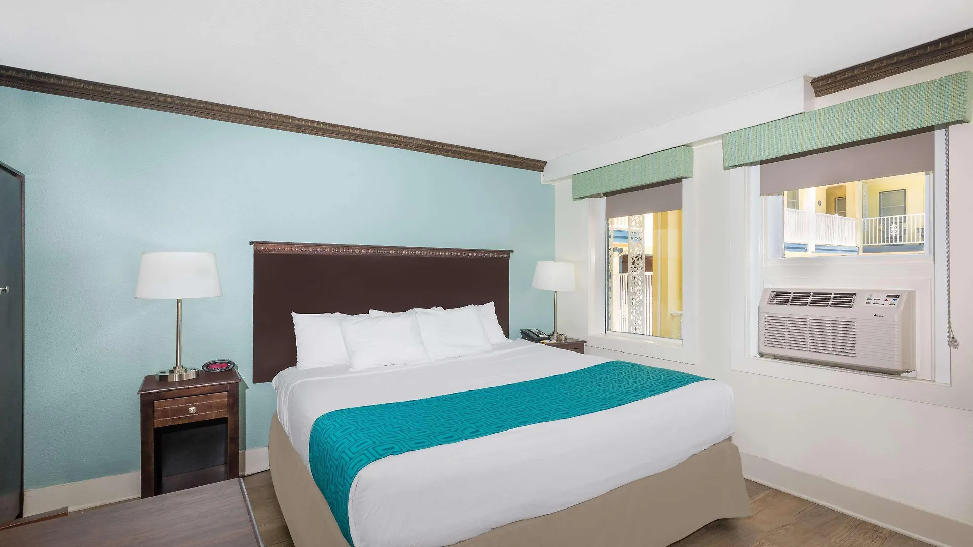 Days By Wyndham Ocean Oceanfront Hotel