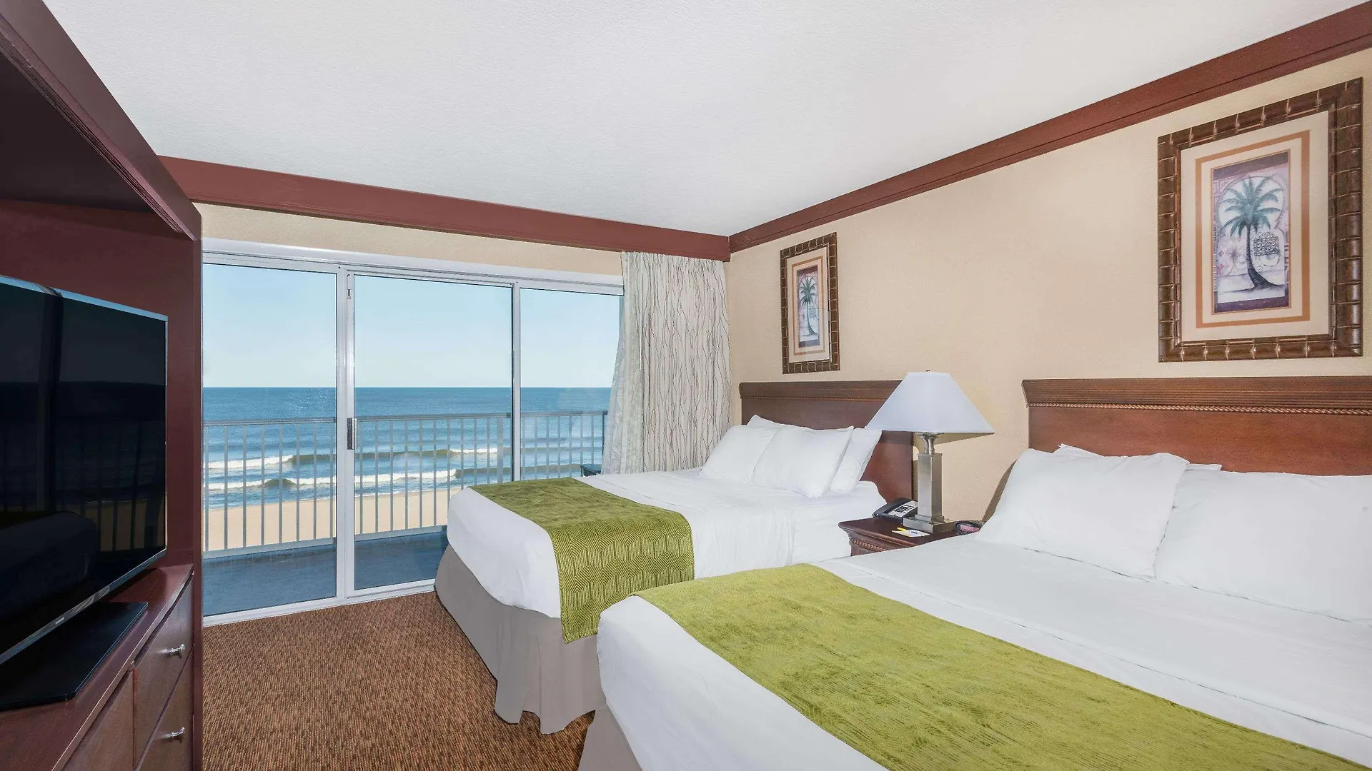 Days By Wyndham Ocean Oceanfront Hotel 3*