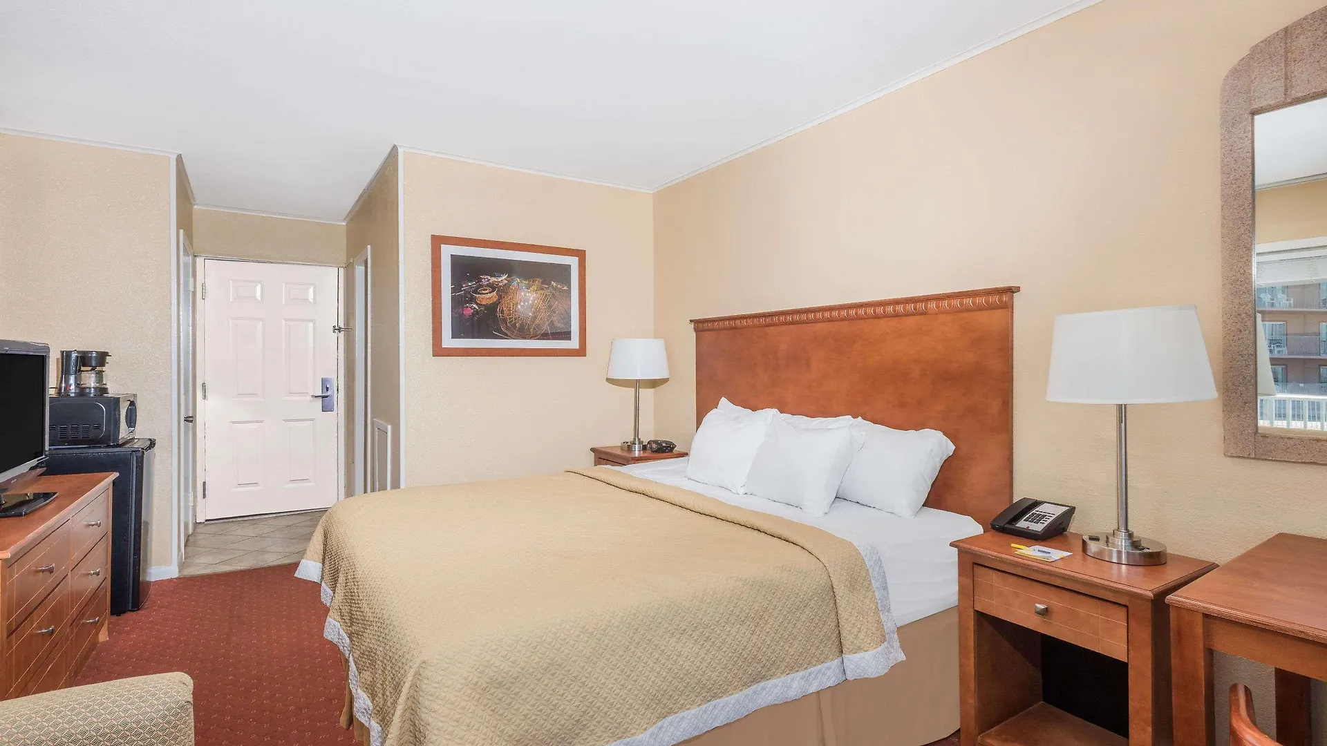 Days By Wyndham Ocean Oceanfront Hotel
