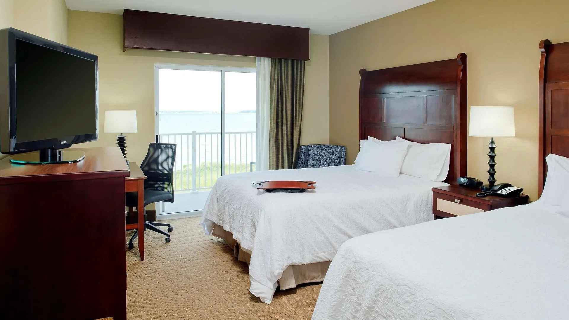 Hampton & Ocean Bayfront-convention Center