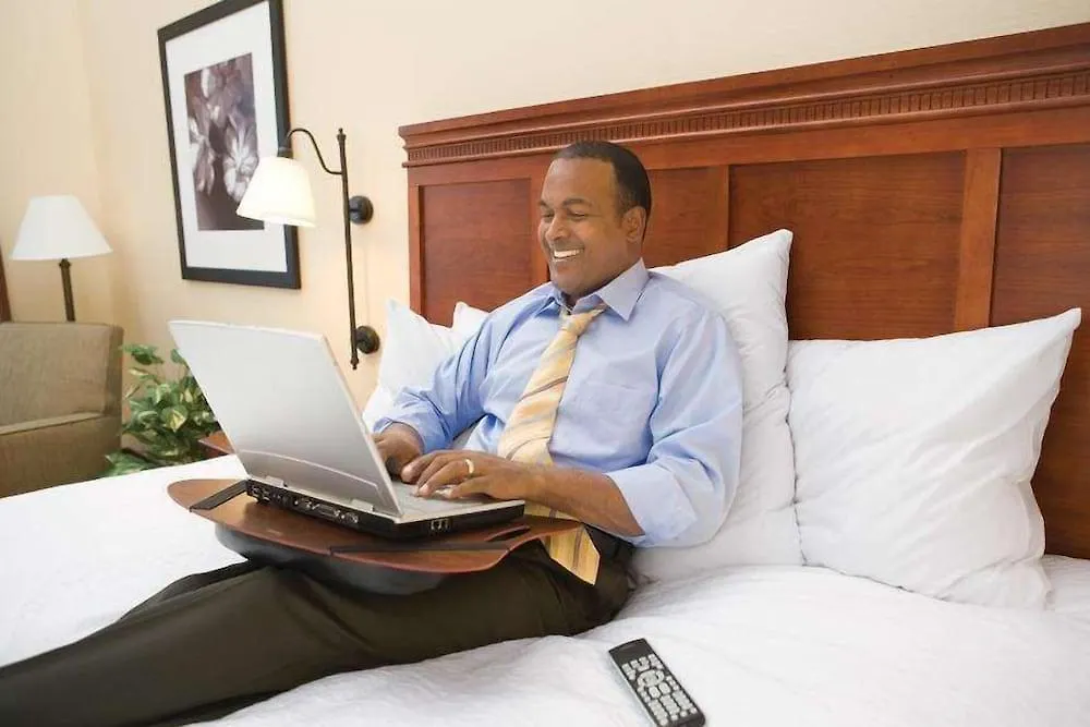 Hotel Hampton & Ocean Bayfront-convention Center