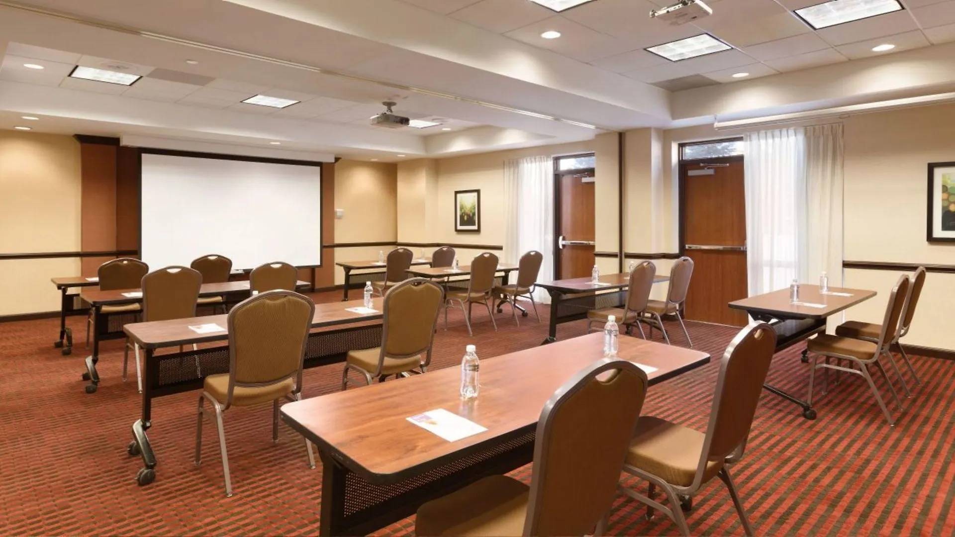 Hyatt Place Ocean Oceanfront Отель