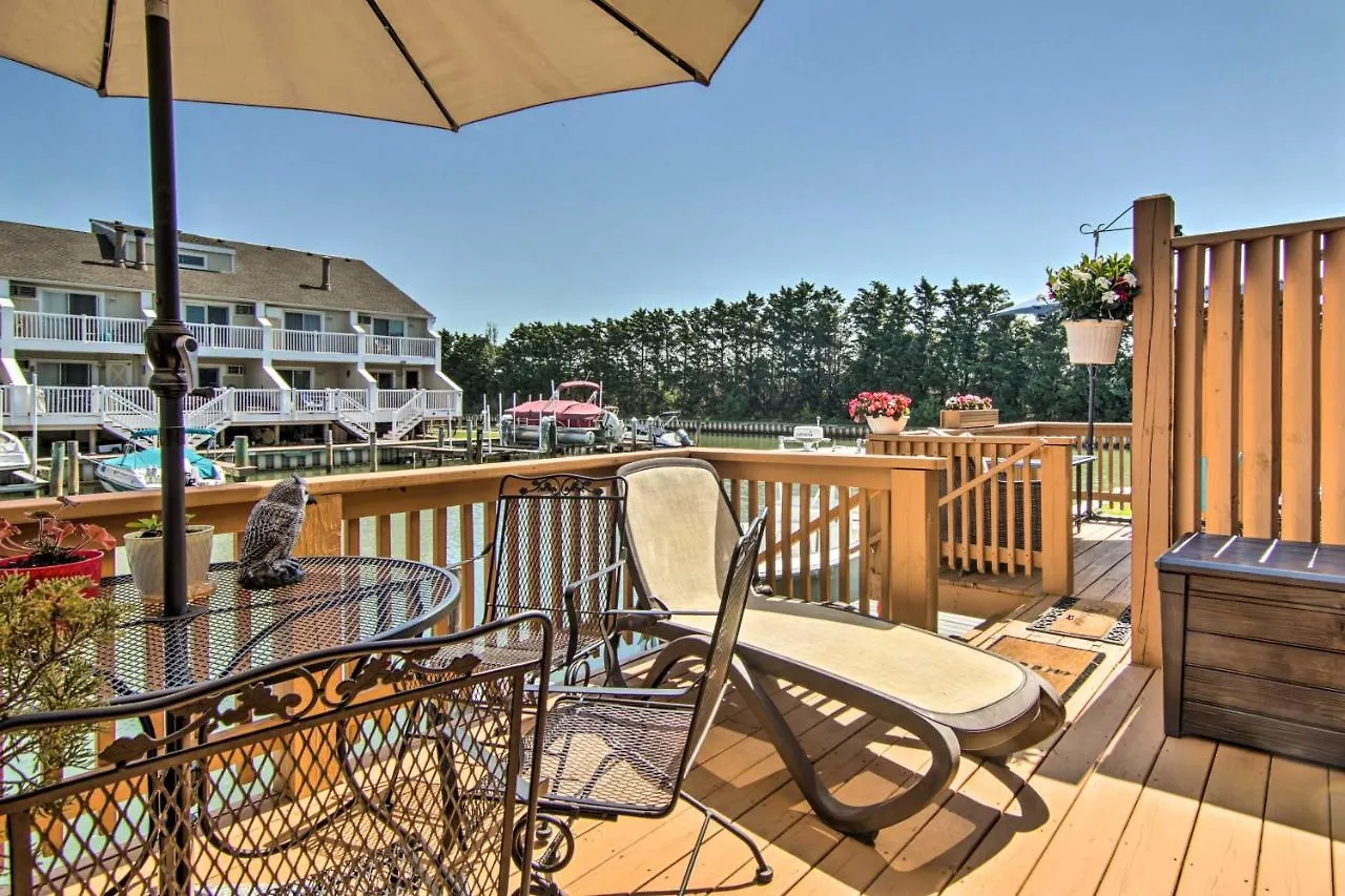 Lägenhet Airy Ocean On Canal Front With Deck! *