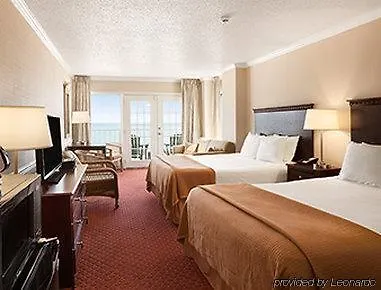 מלון Howard Johnson Plaza By Wyndham Ocean Oceanfront 3*