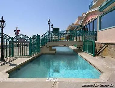 מלון Howard Johnson Plaza By Wyndham Ocean Oceanfront
