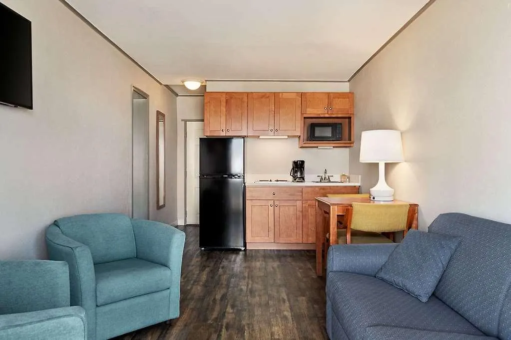 Days By Wyndham Ocean Oceanfront Hotel 3*