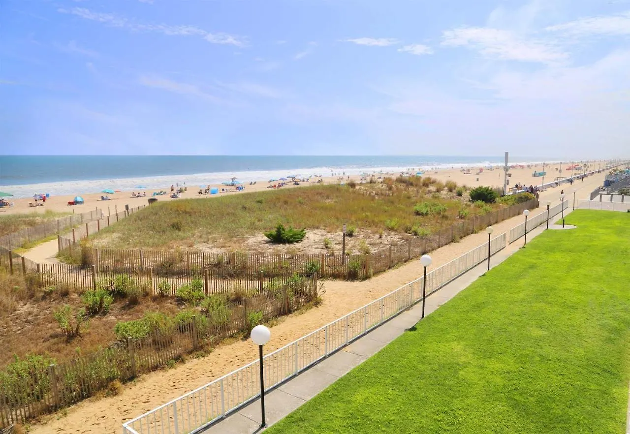Dunes Oceanfront Hotel *