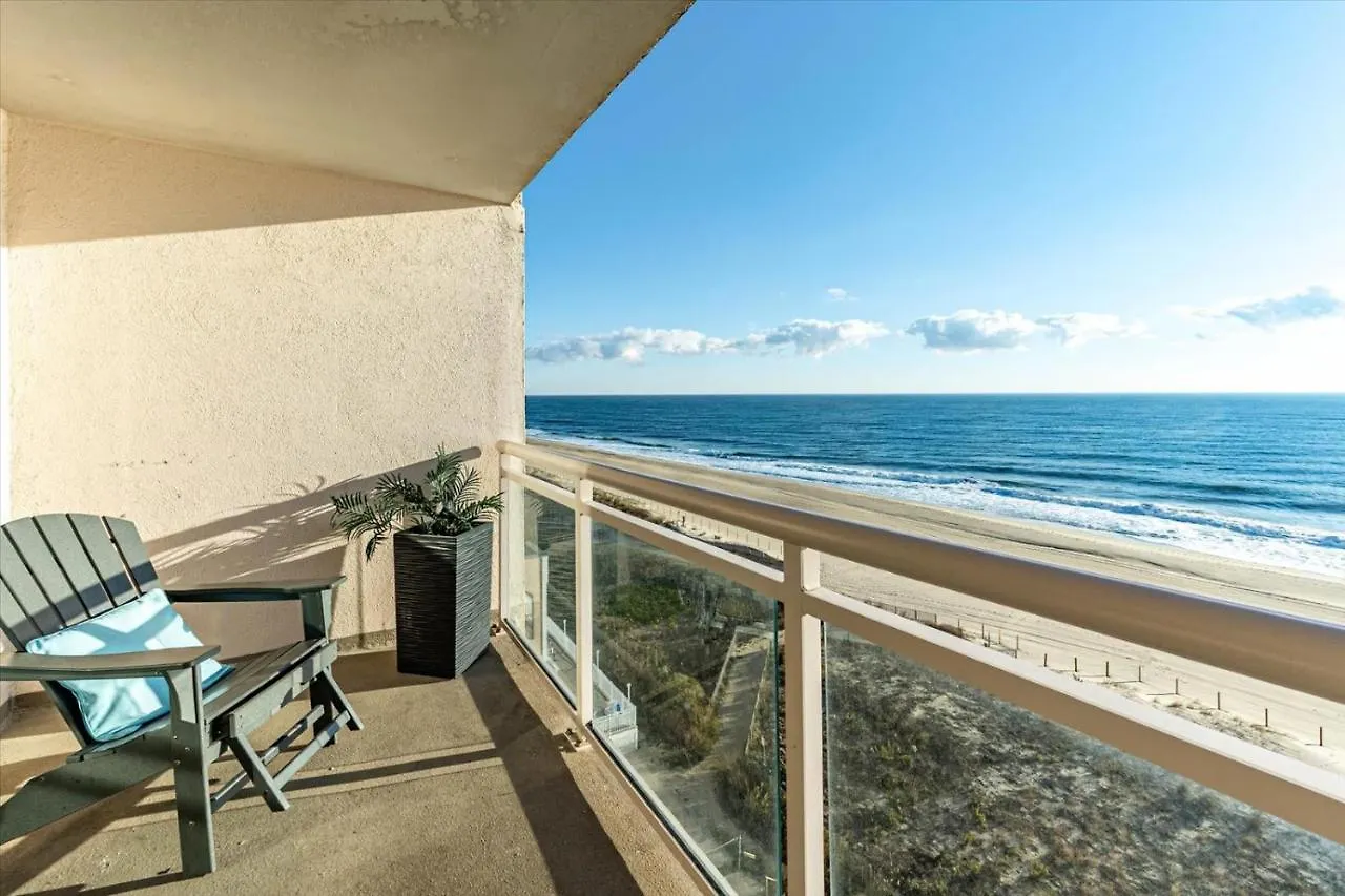 Oceanfront 2 Bedroom Modern Beach W Pool Holiday home Ocean City