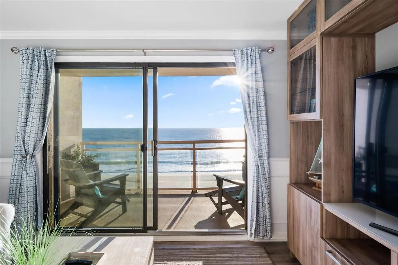 Oceanfront 2 Bedroom Modern Beach W Pool Holiday home