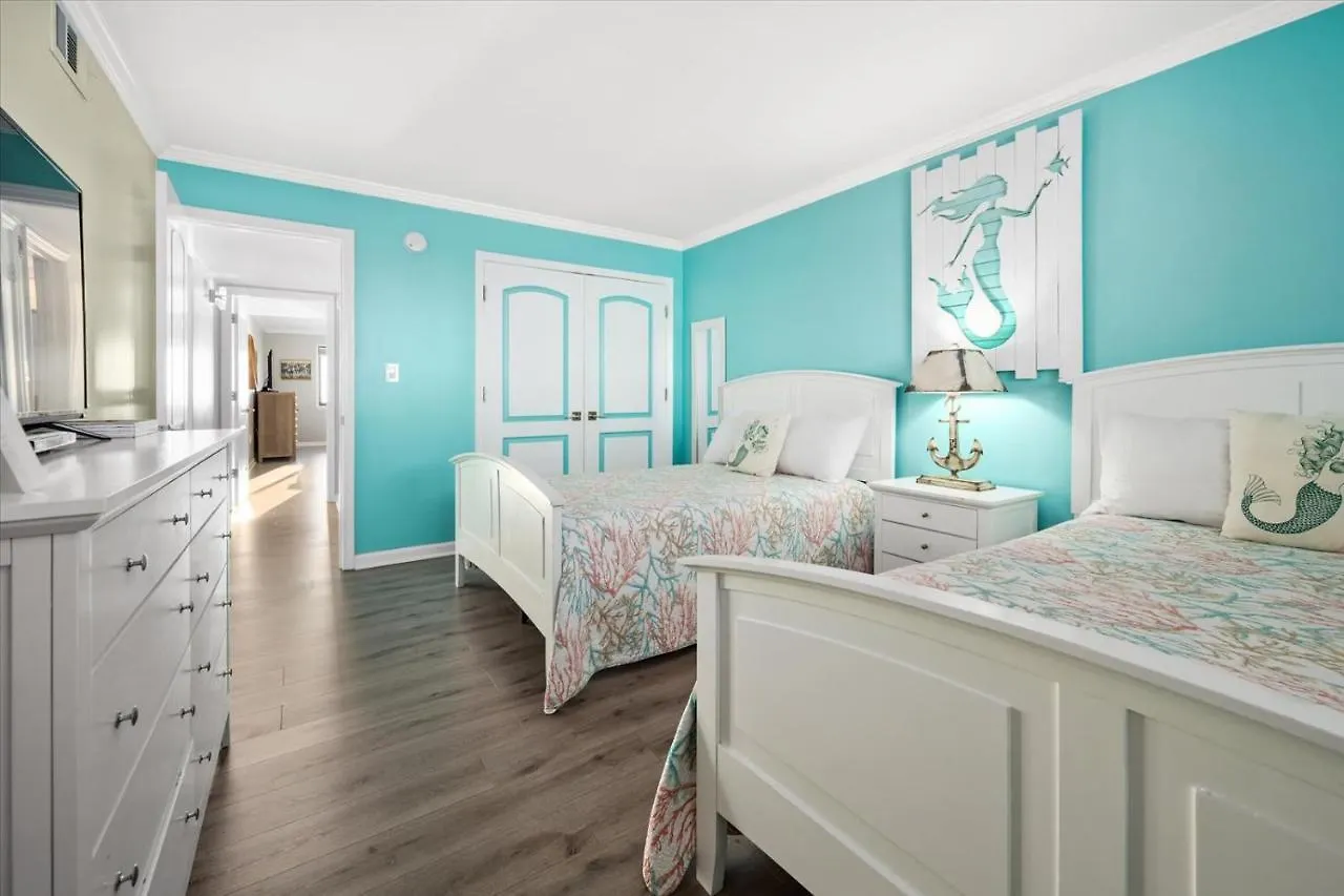 Oceanfront 2 Bedroom Modern Beach W Pool Holiday home Ocean City