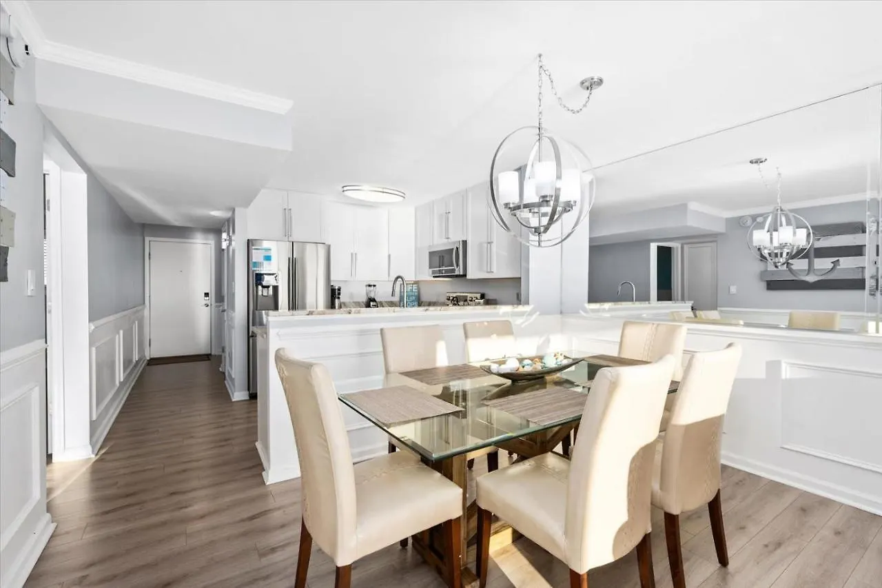 Holiday home Oceanfront 2 Bedroom Modern Beach W Pool *