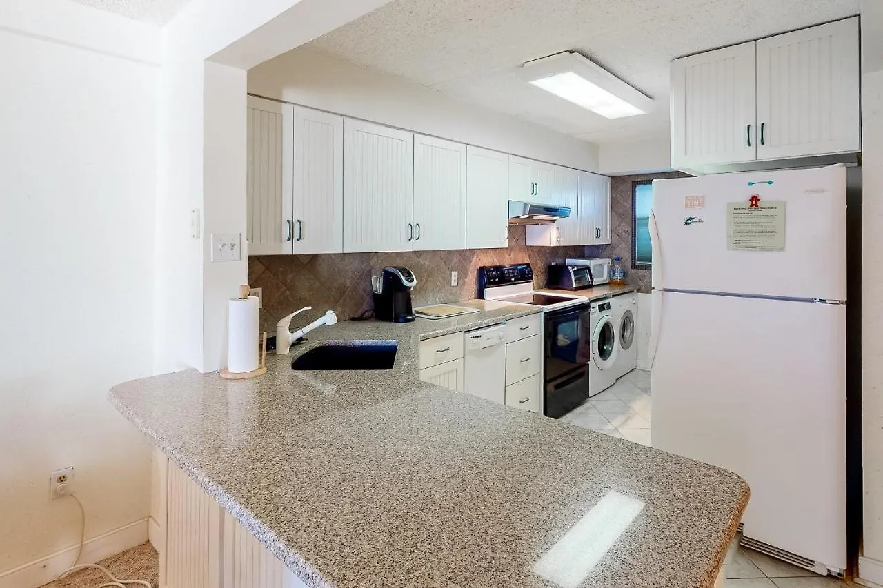 Towers 407 Apartment