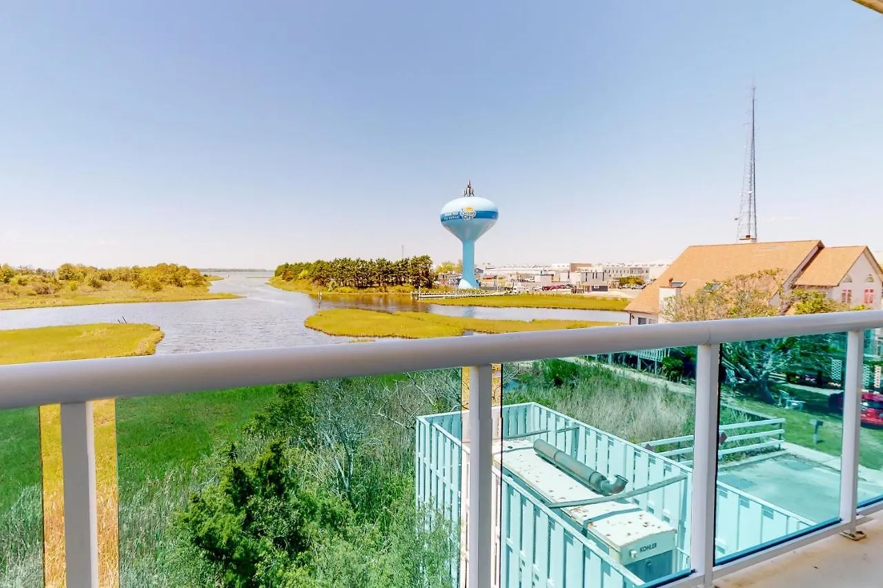 Sunset Pointe 206 Apartment