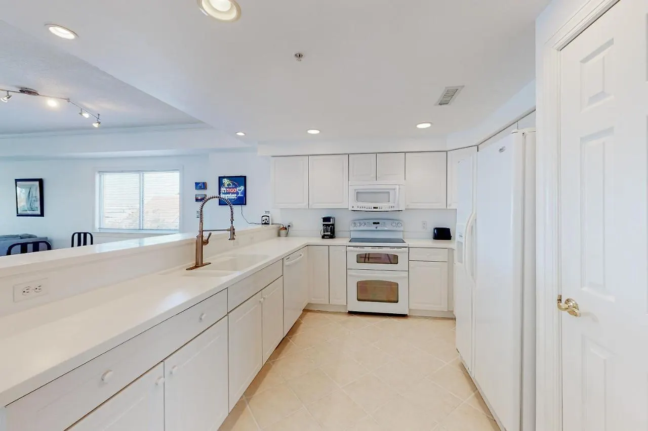 Sunset Pointe 206 Apartment *
