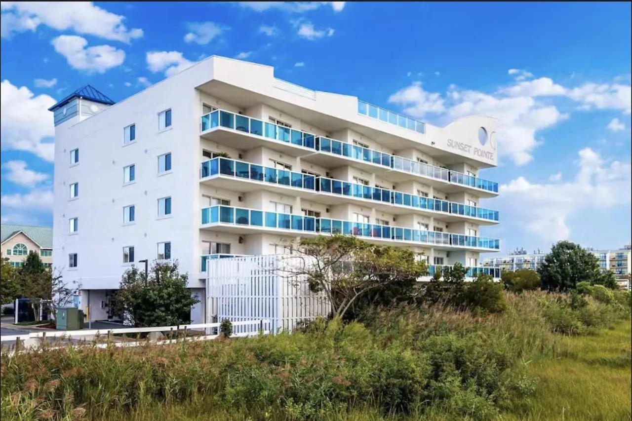Sunset Pointe 206 *