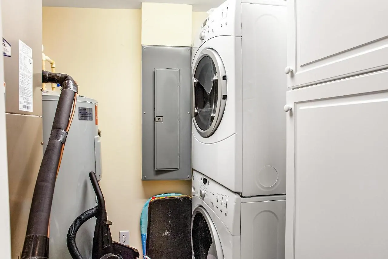 Apartment Belmont Towers 608