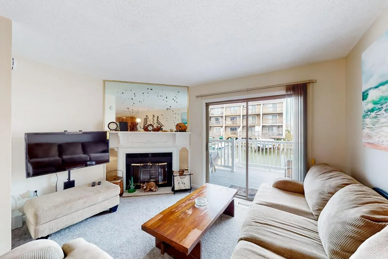 Dawn's Cove F Apartment *