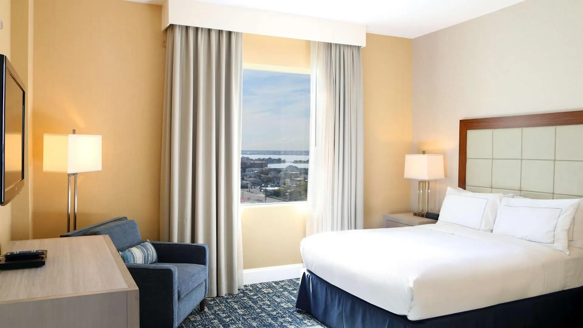 Hilton Ocean Oceanfront Resort 4*