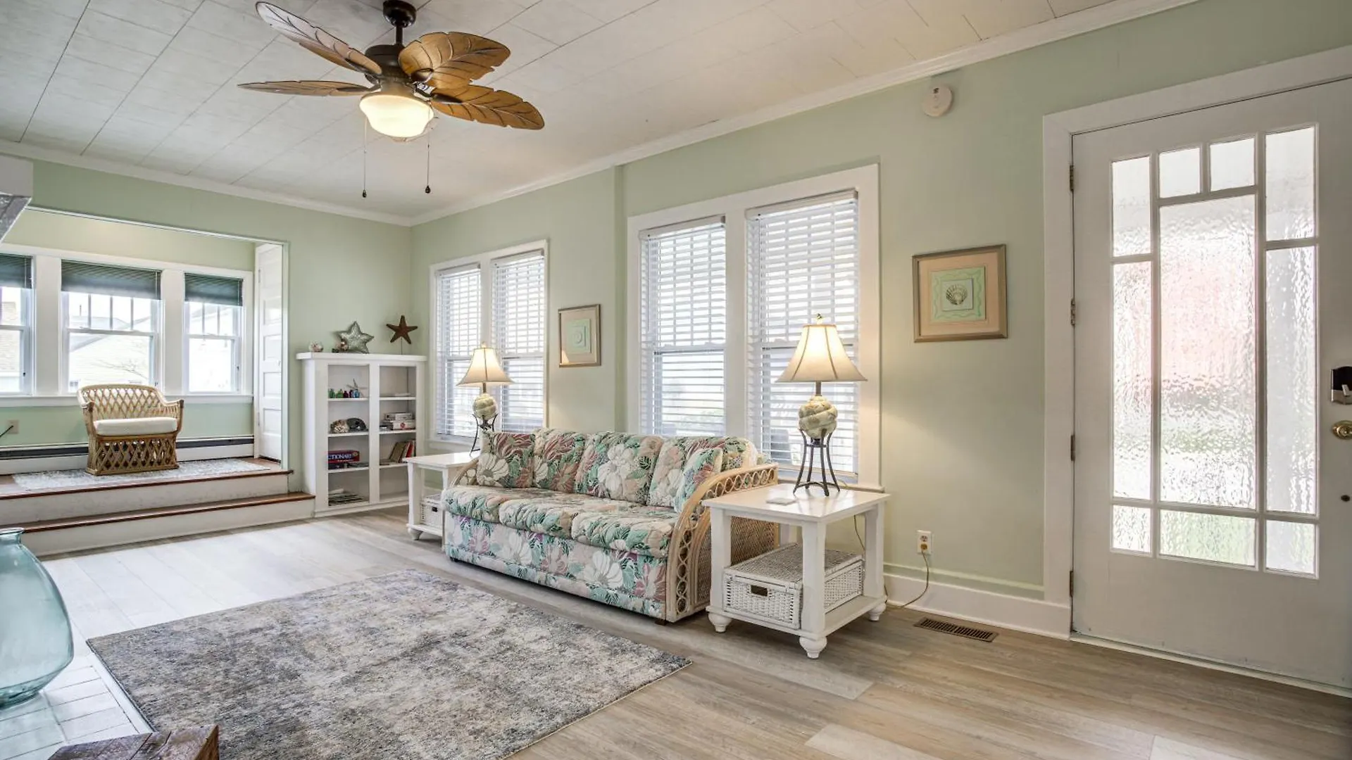 Ocean Escape With Cozy Porch Walk To Boardwalk Ocean City