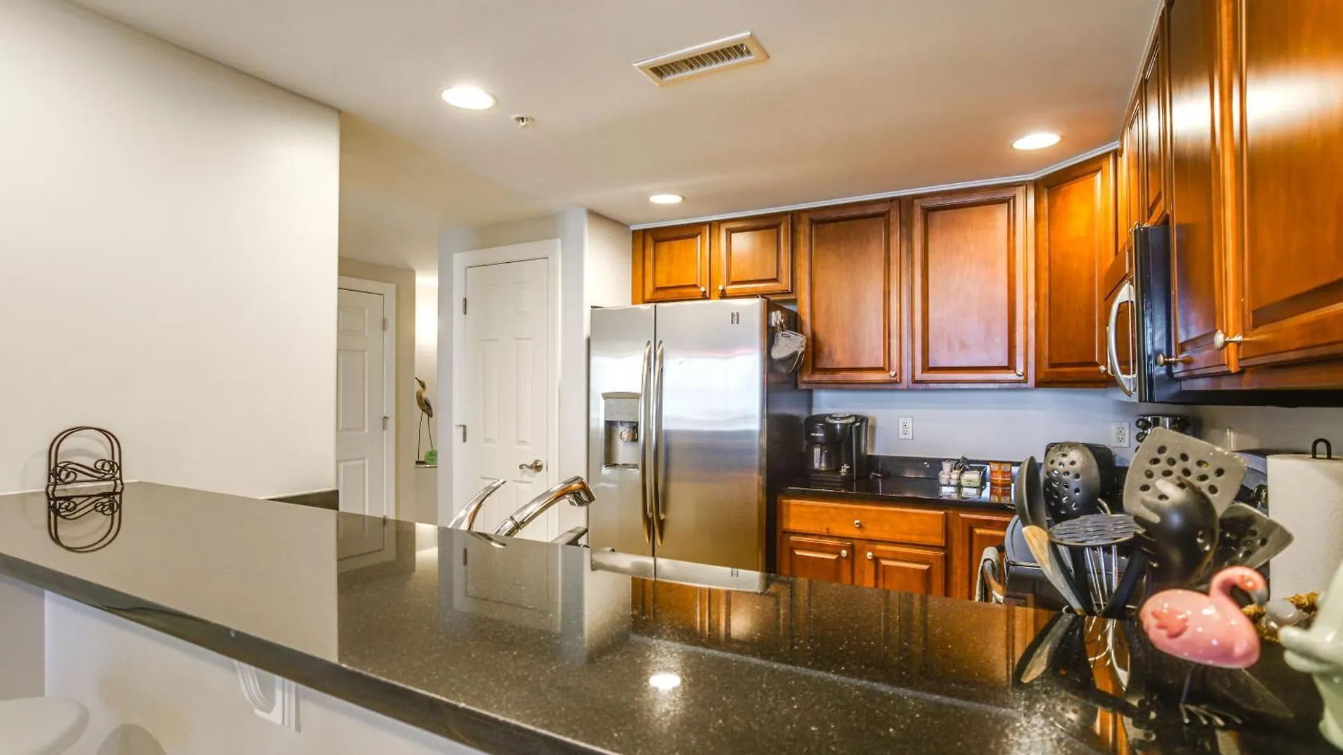 Ocean Inlet Escape With Balcony And Bay Views! Apartment Ocean City