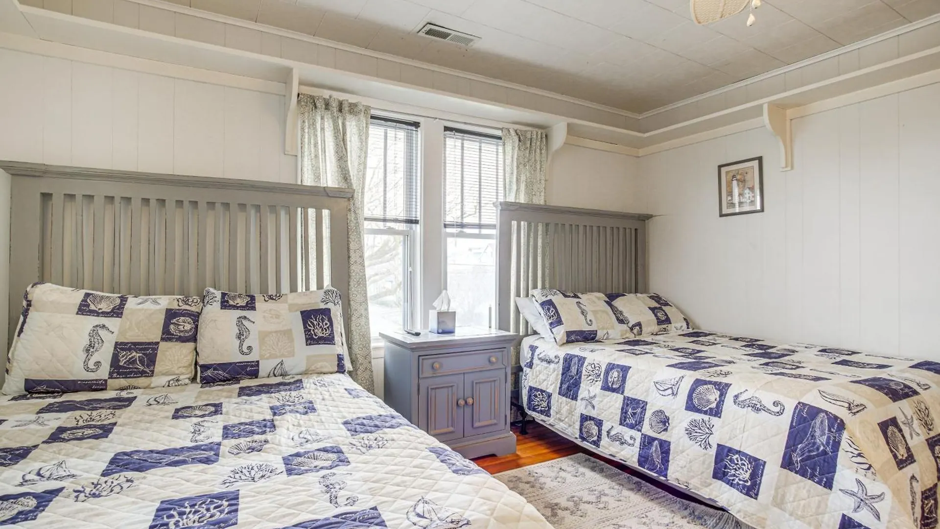 Ocean Escape With Cozy Porch Walk To Boardwalk *