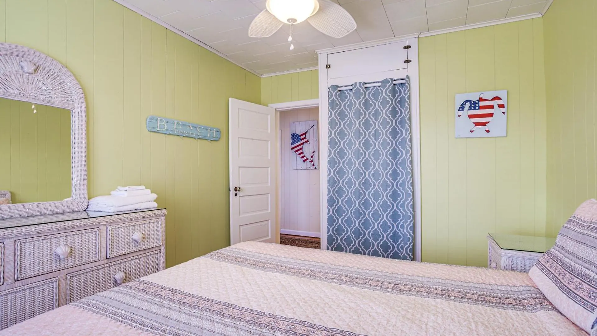 Holiday home Ocean Escape With Cozy Porch Walk To Boardwalk Ocean City