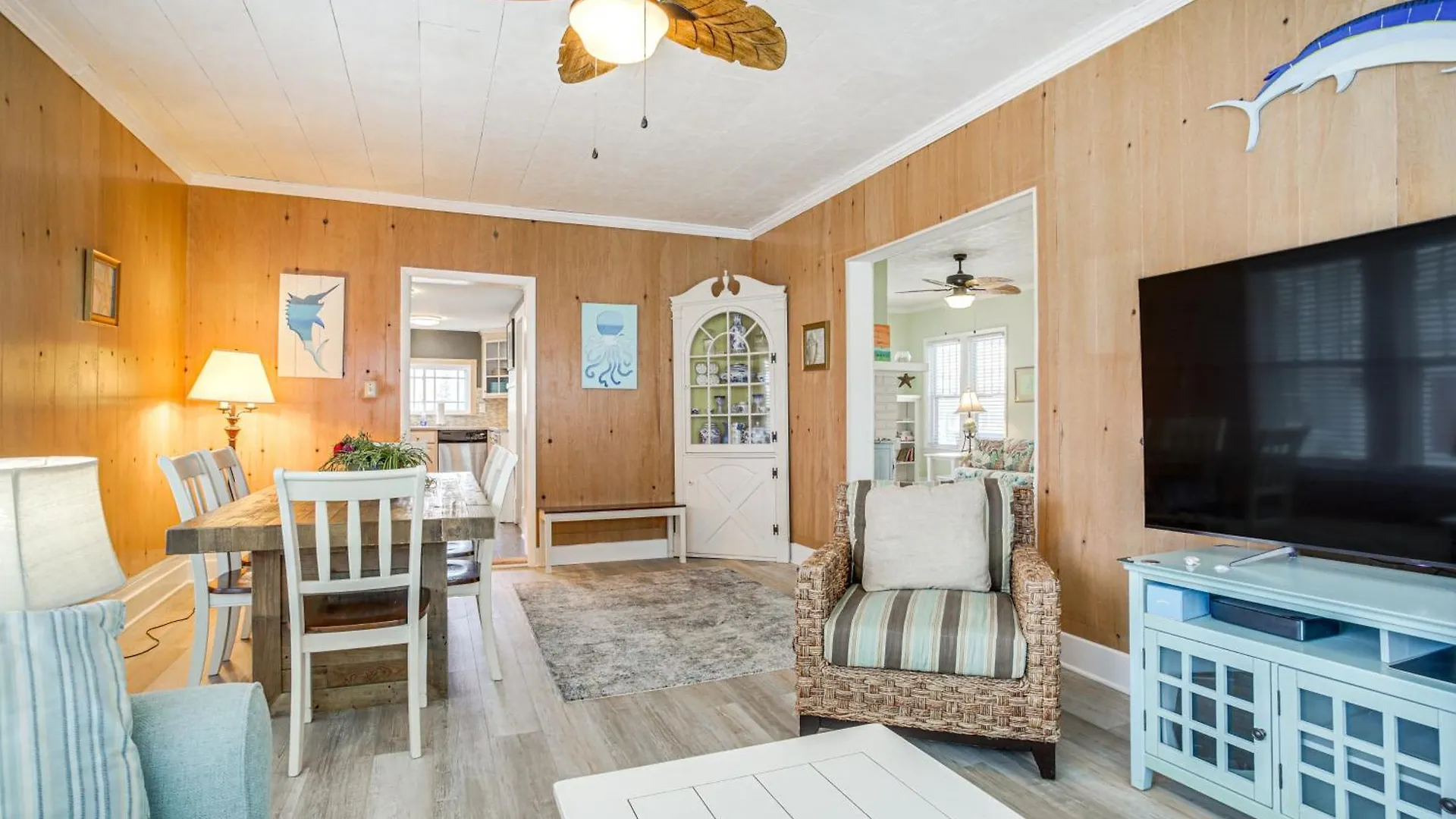 Holiday home Ocean Escape With Cozy Porch Walk To Boardwalk *