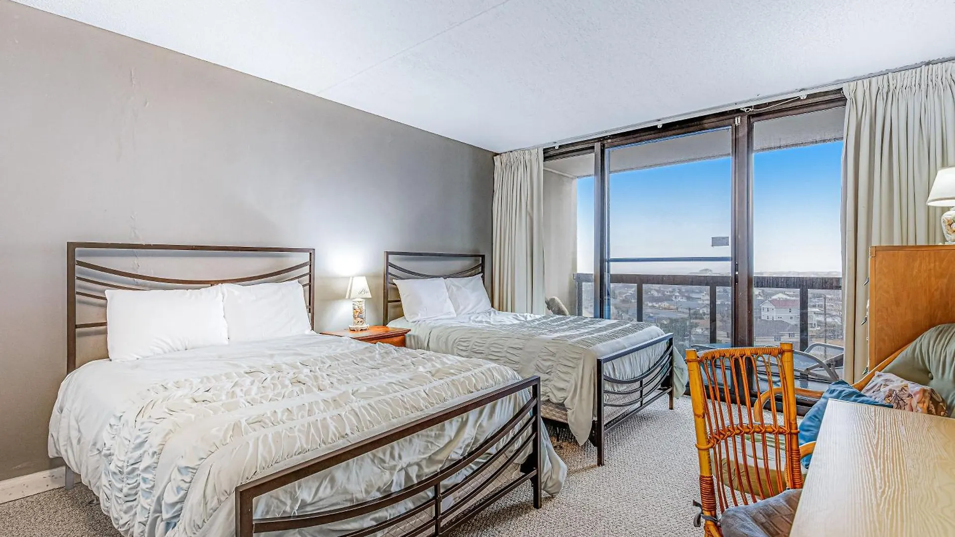 Golden Sands 718 Apartment *