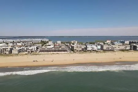 Sunny Getaway A1 Ocean Block Walk To Apartment *