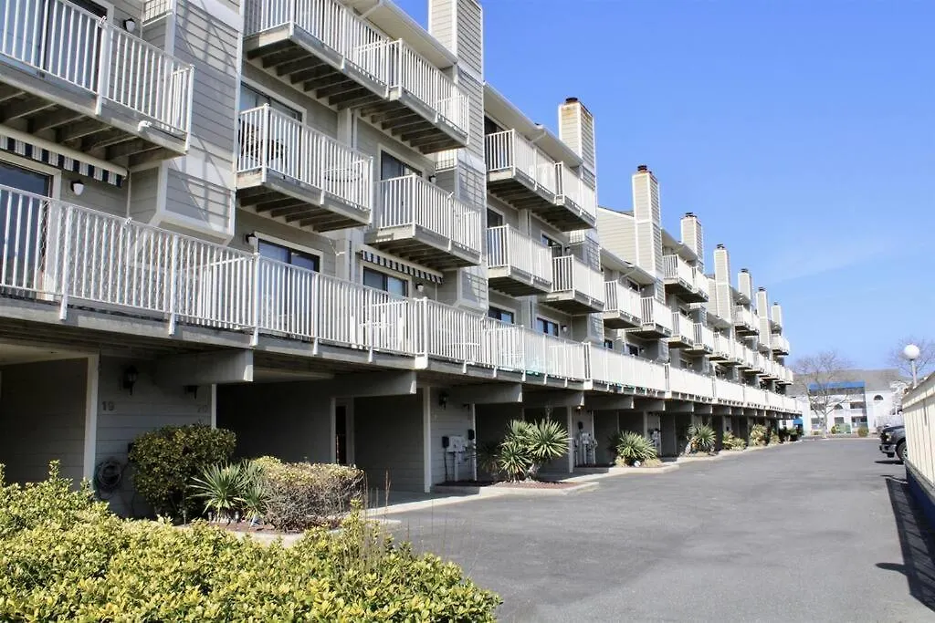 Canal Front With Swimming Pool And Grill * Ocean City