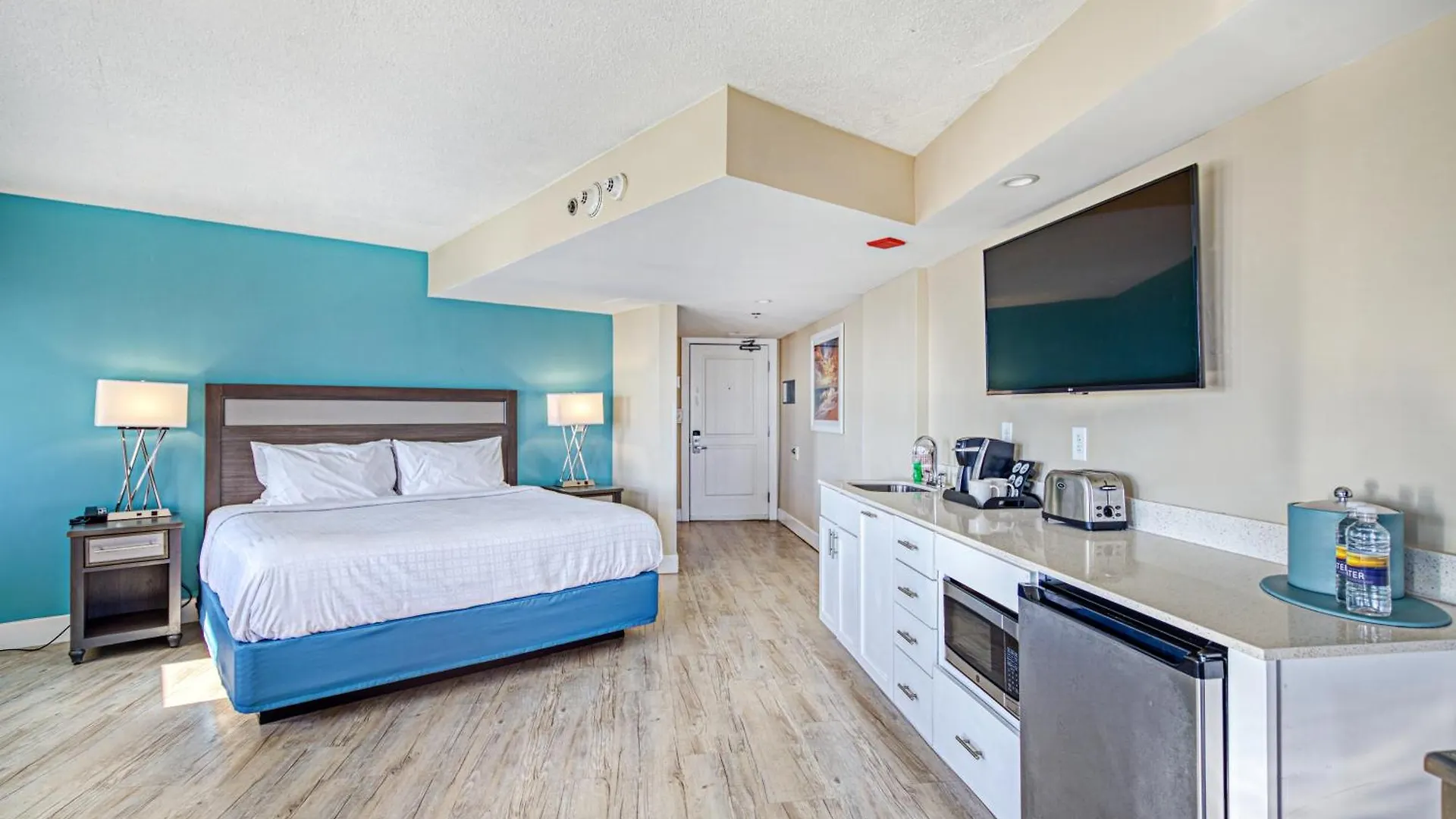 Hotel Commander & Ocean City