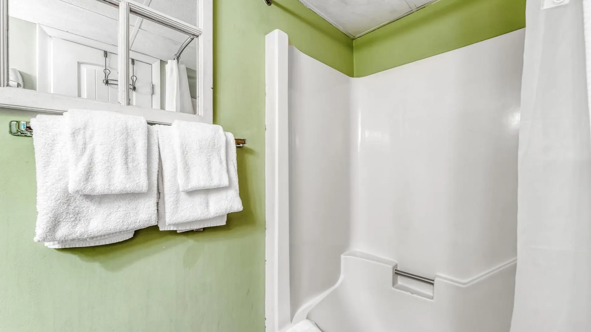 West Winds 506 Apartment
