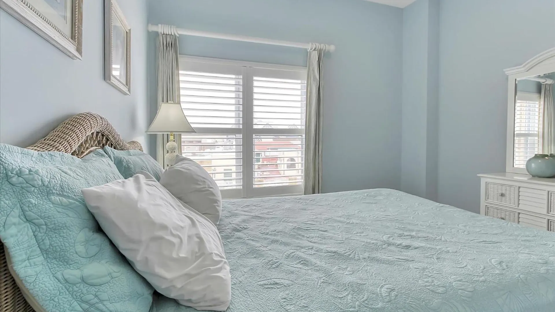 Oceanfront 2 Apartment *