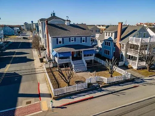 Holland House 10th