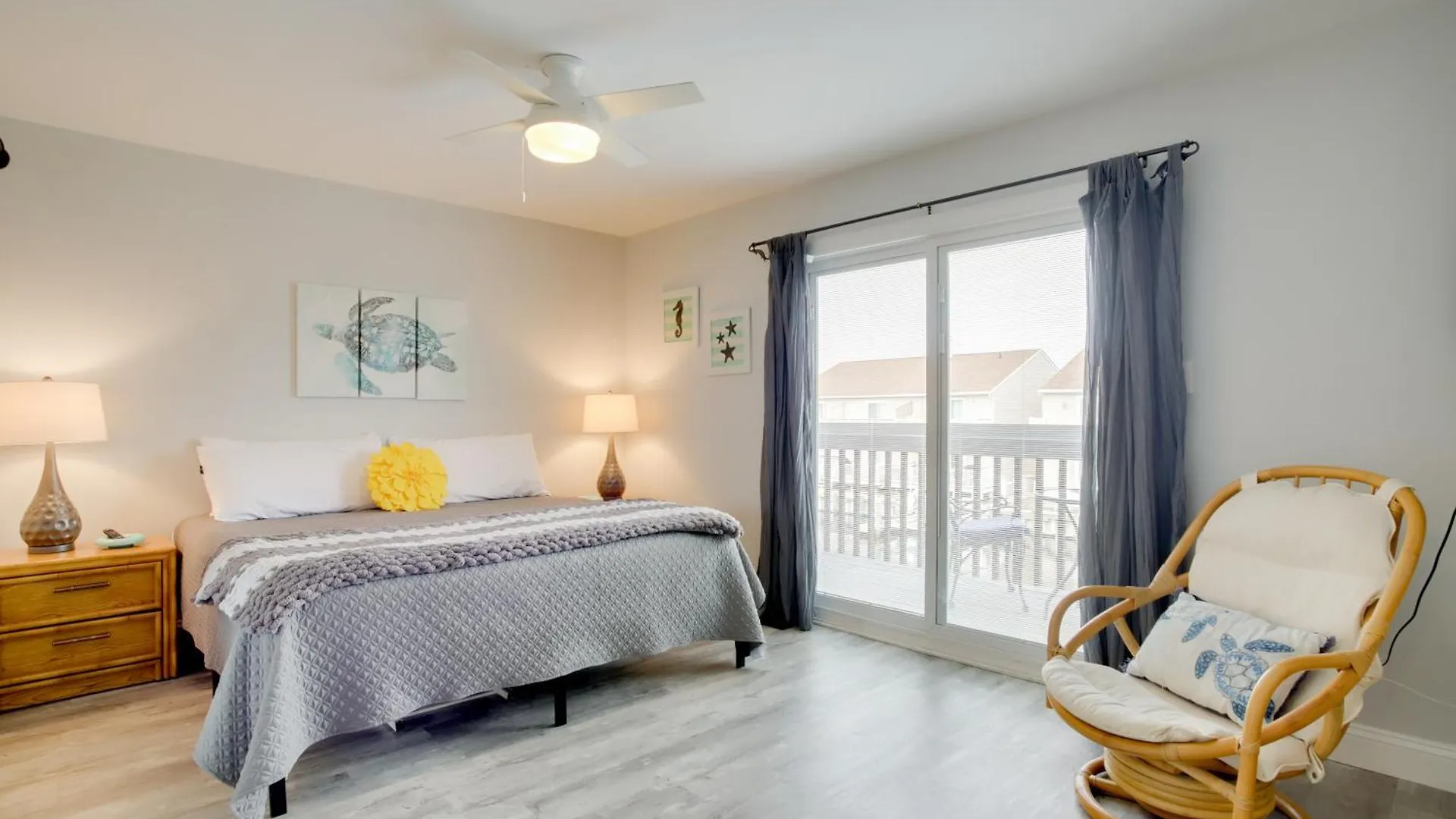 Casa vacanze Remodeled Ocean Getaway With Harbor Views! *