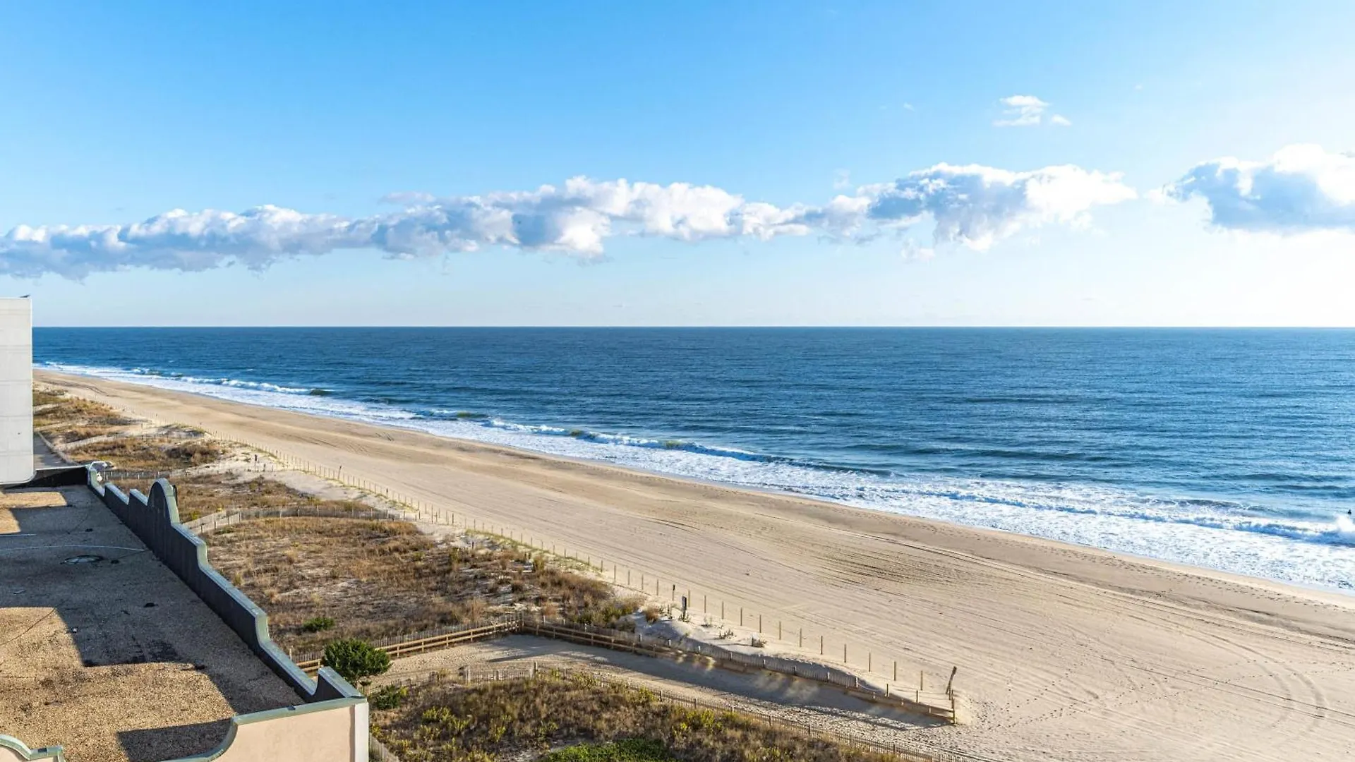 Holiday home Oceanfront 2 Bedroom Modern Beach W Pool