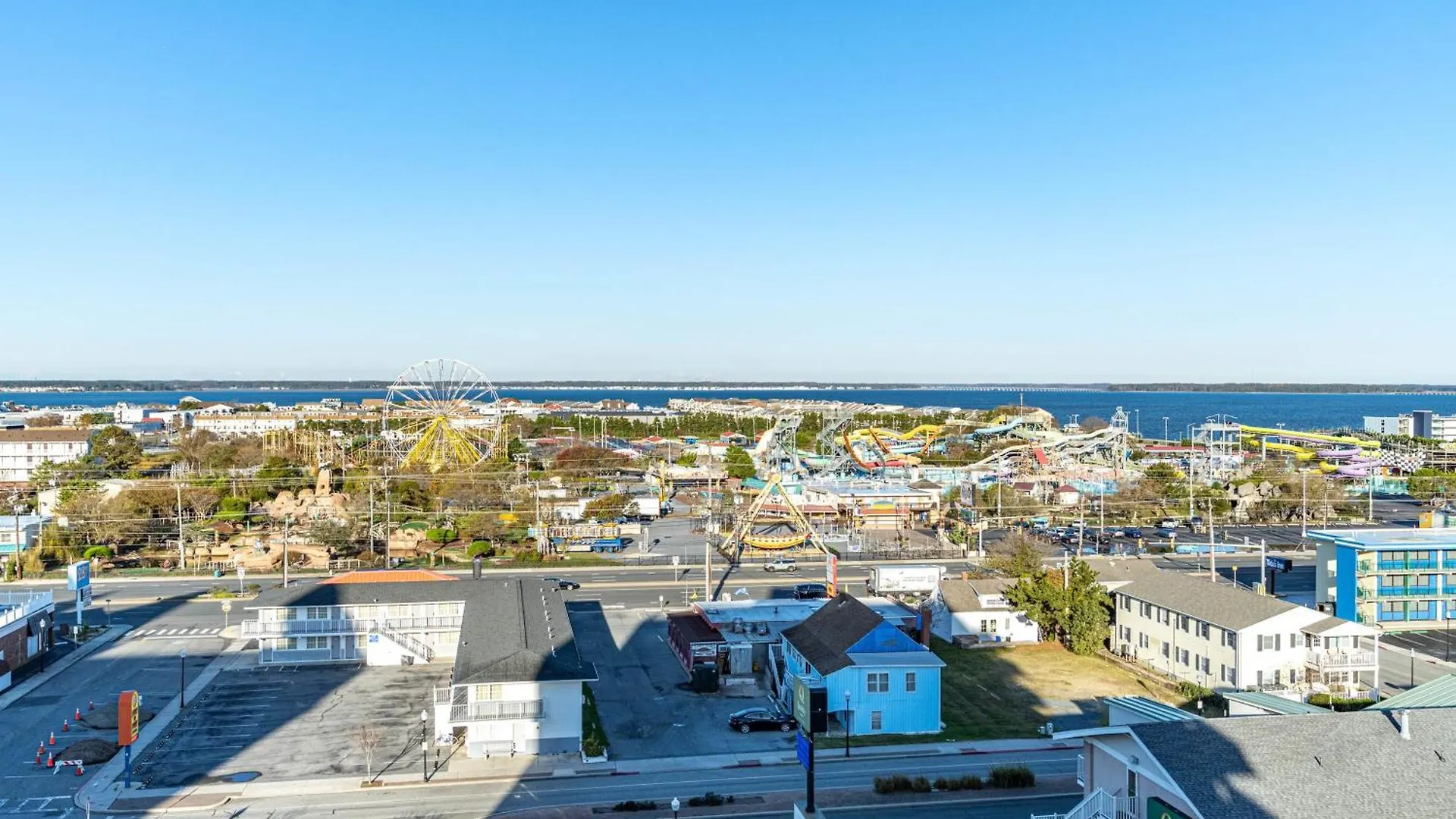 Oceanfront 2 Bedroom Modern Beach W Pool