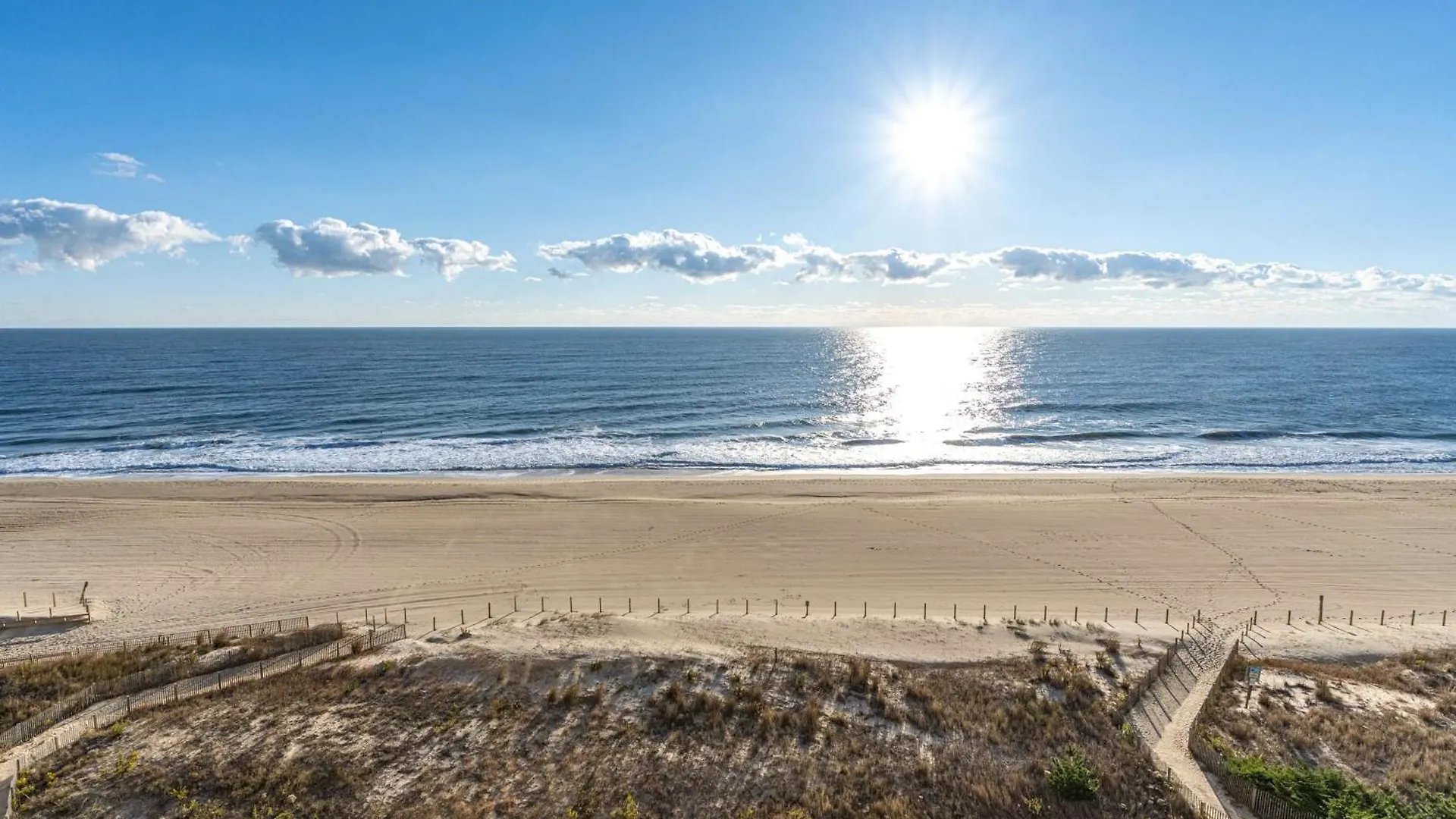 Oceanfront 2 Bedroom Modern Beach W Pool Holiday home