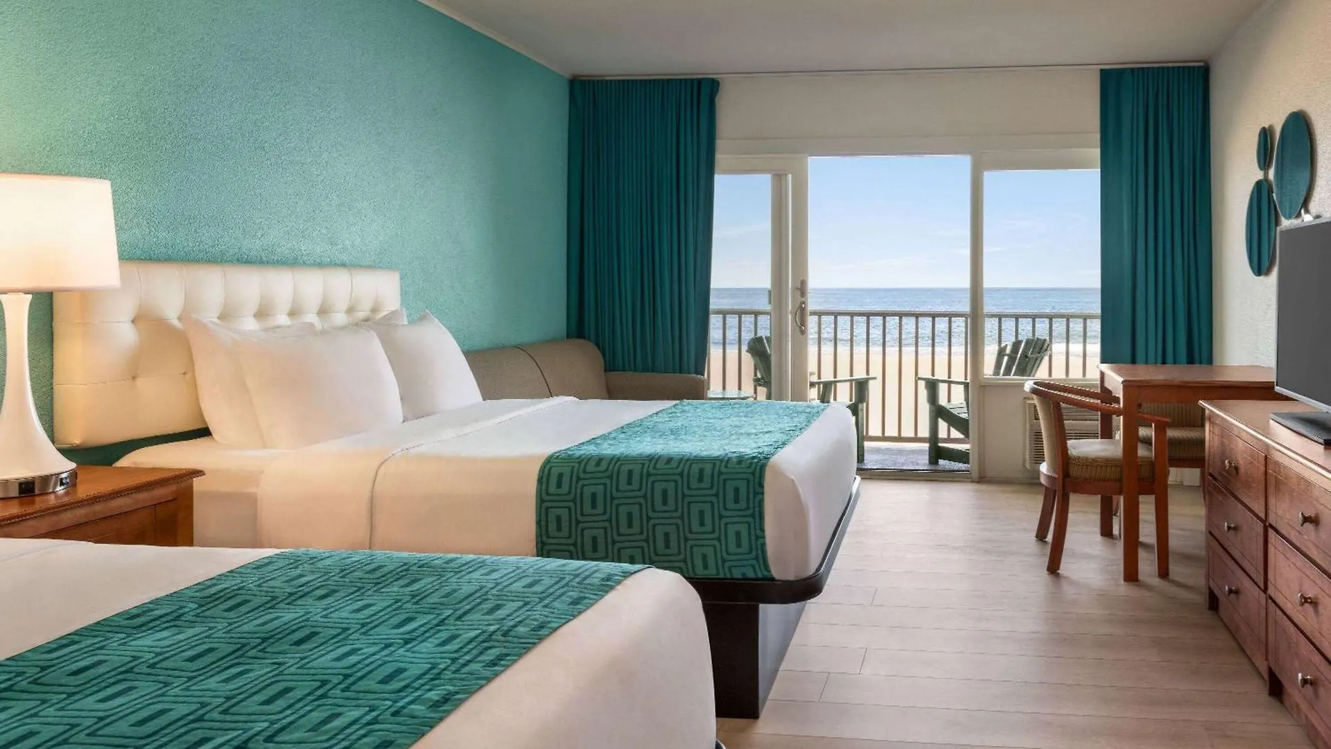 Howard Johnson By Wyndham Ocean Oceanfront 2*
