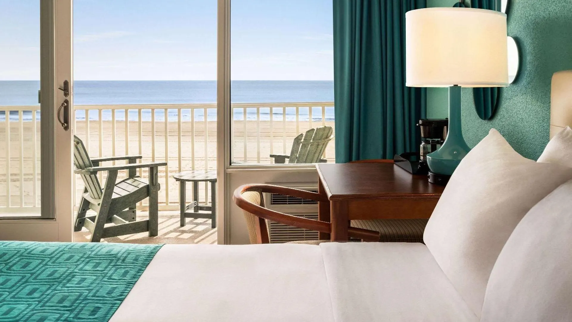 Howard Johnson By Wyndham Ocean Oceanfront Hotel