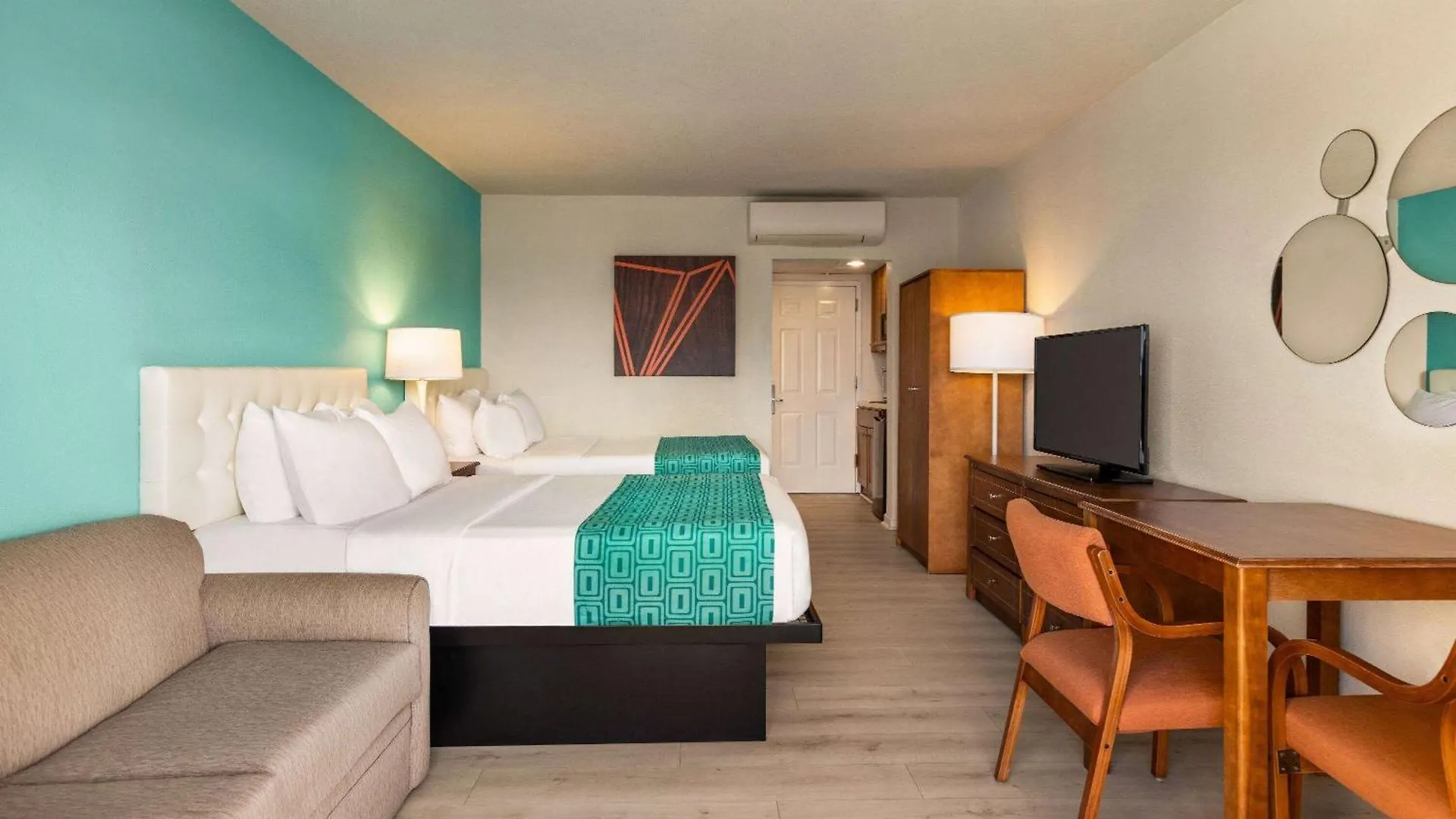 Howard Johnson By Wyndham Ocean Oceanfront Hotel 2*