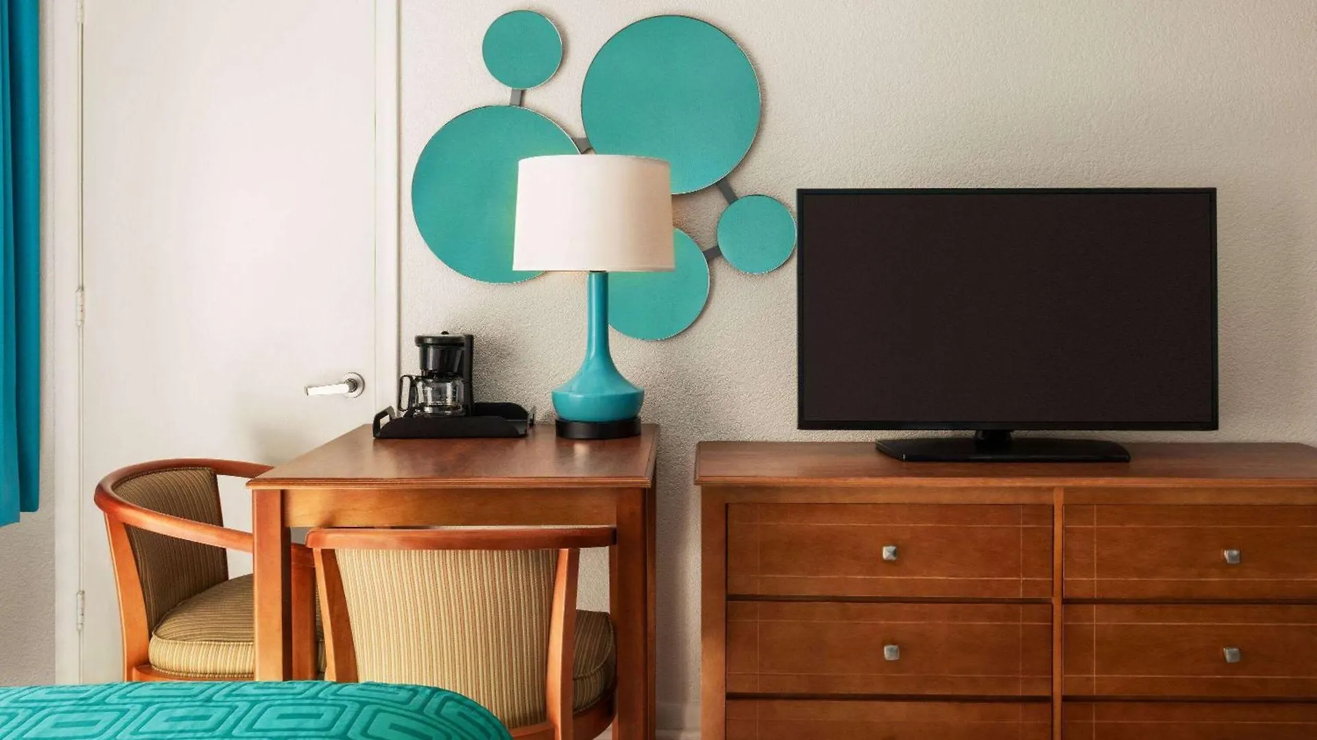 Hotel Howard Johnson By Wyndham Ocean Oceanfront 2*