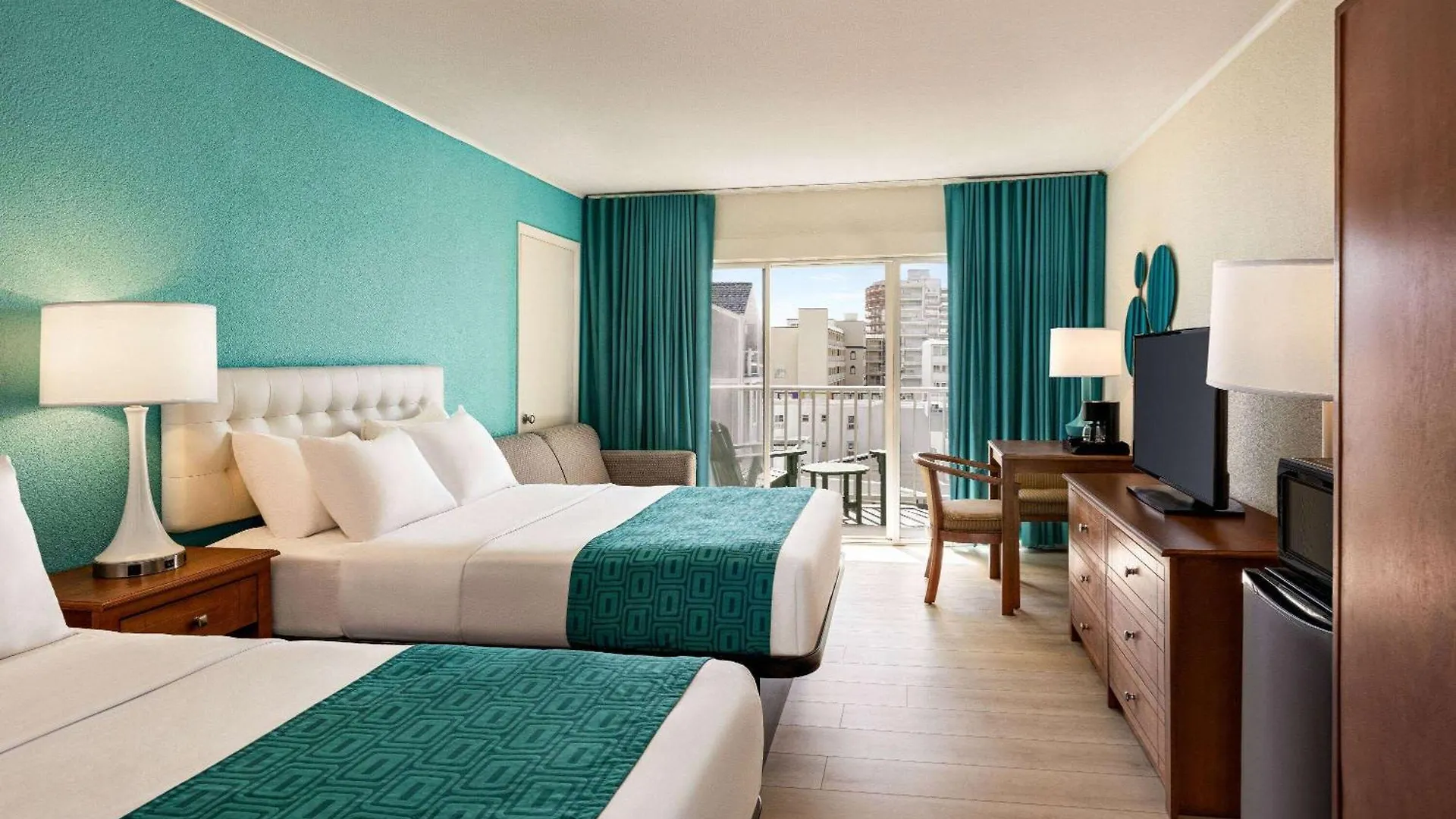 Howard Johnson By Wyndham Ocean Oceanfront Hotel 2*