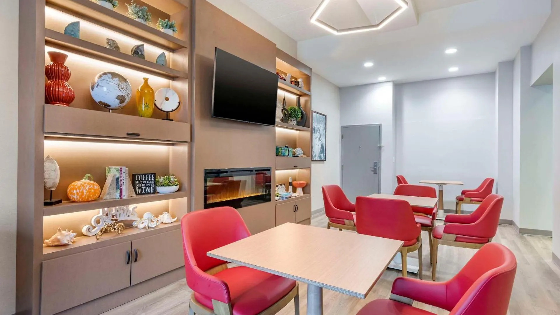 Hotel Comfort Ocean West 3*