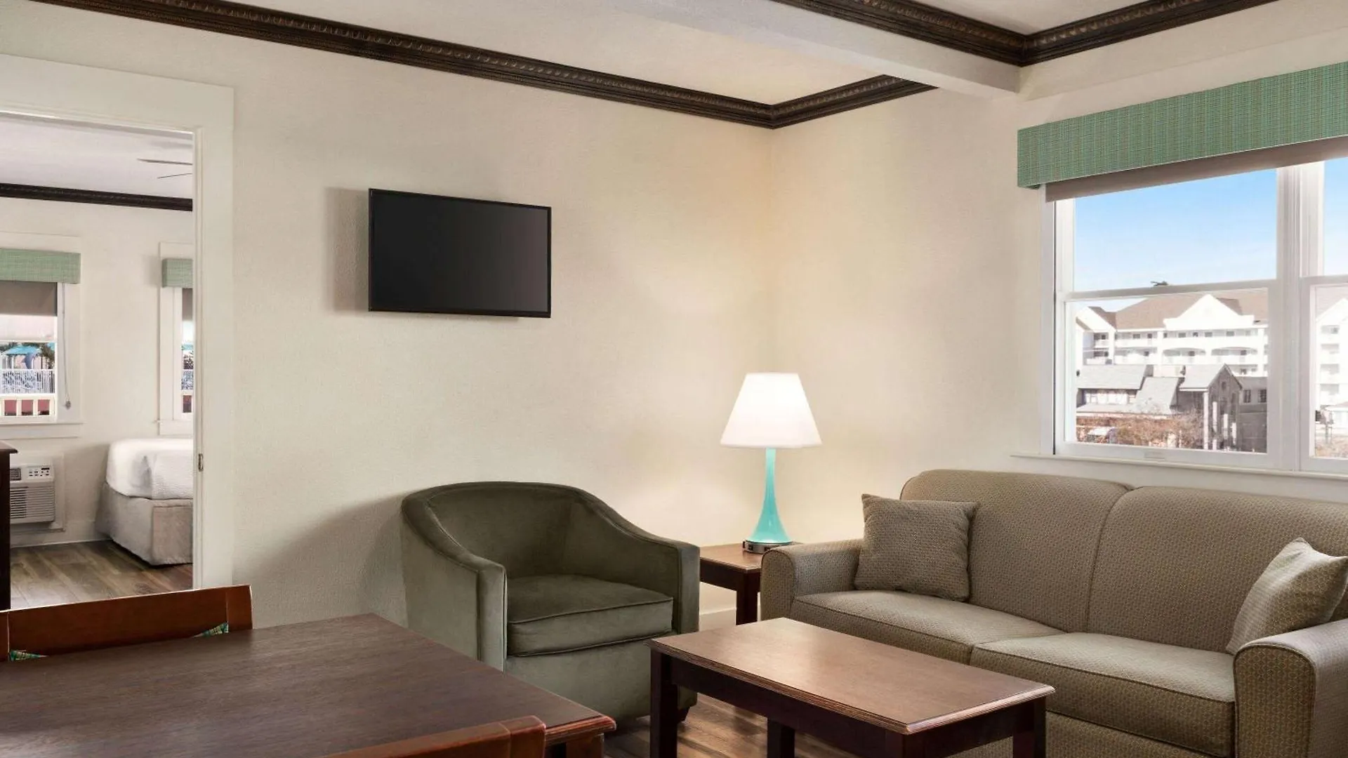 Days By Wyndham Ocean Oceanfront Hotel