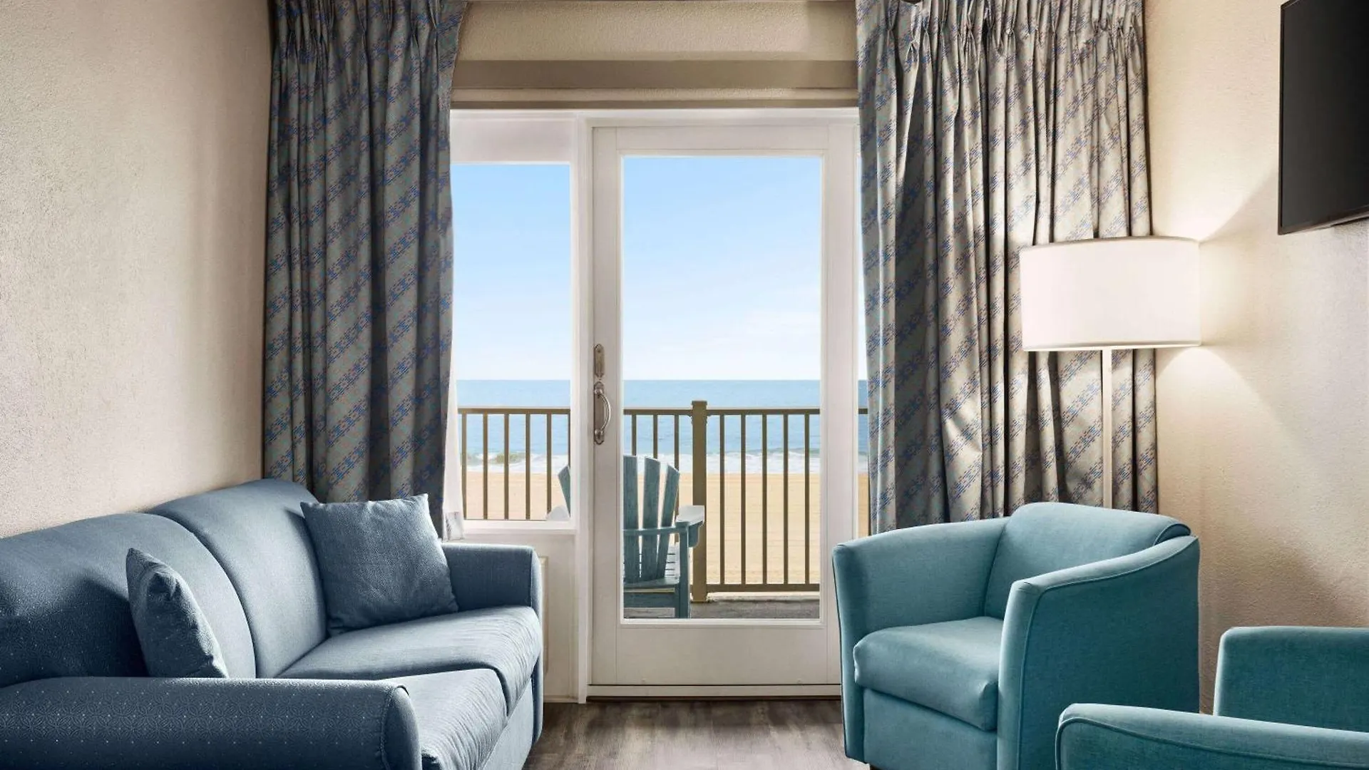 Days By Wyndham Ocean Oceanfront Hotel 3*