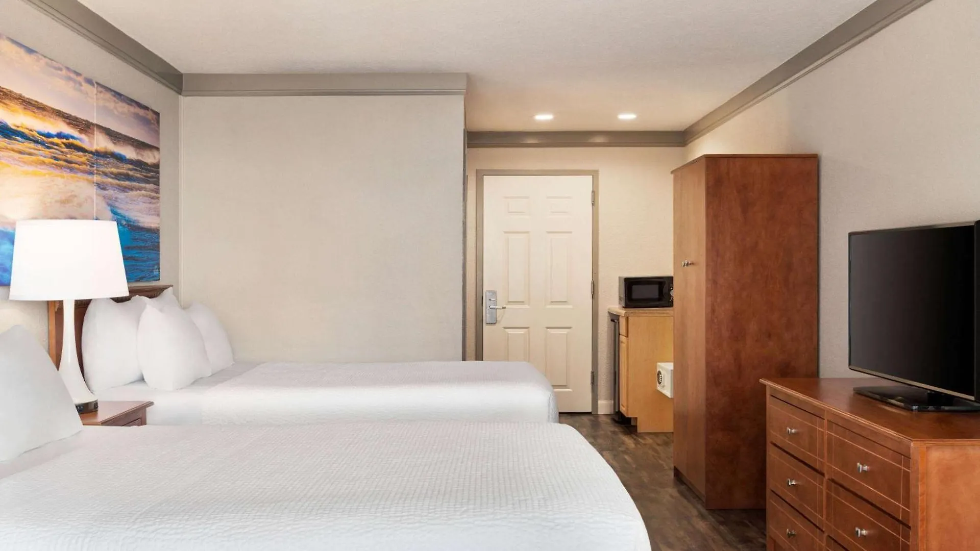 Hotel Days By Wyndham Ocean Oceanfront Ocean City