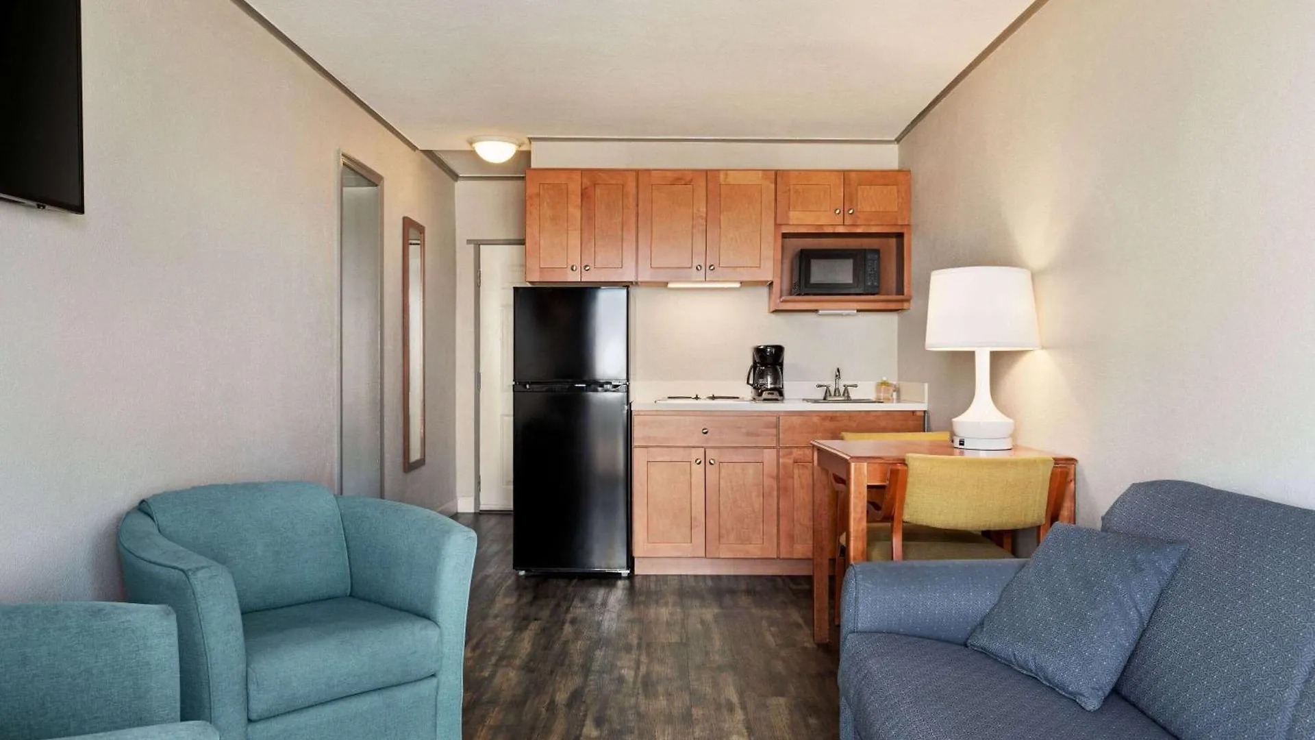Days By Wyndham Ocean Oceanfront Hotel